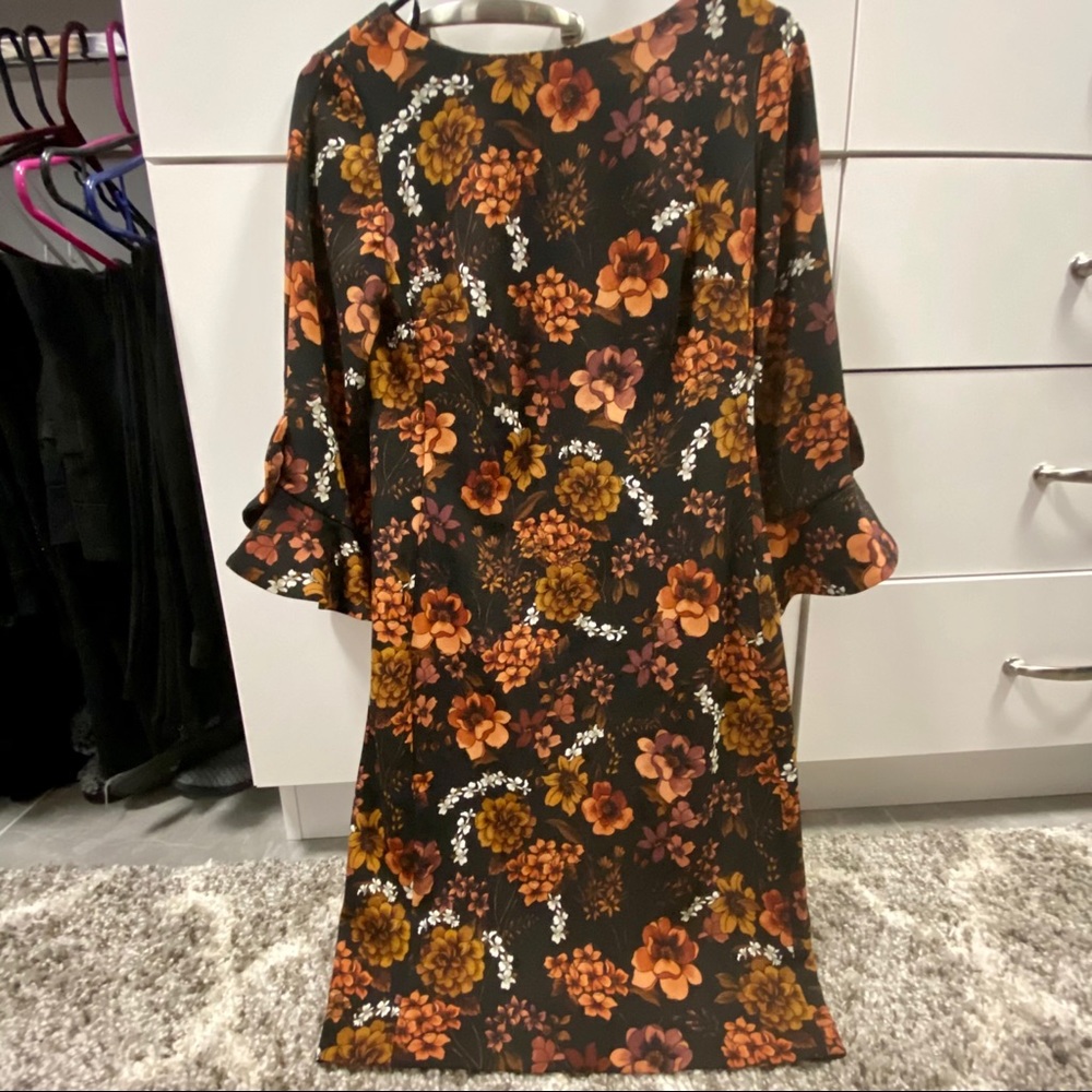 Lynn Ruffle Detail Dress - Picture 3 of 4